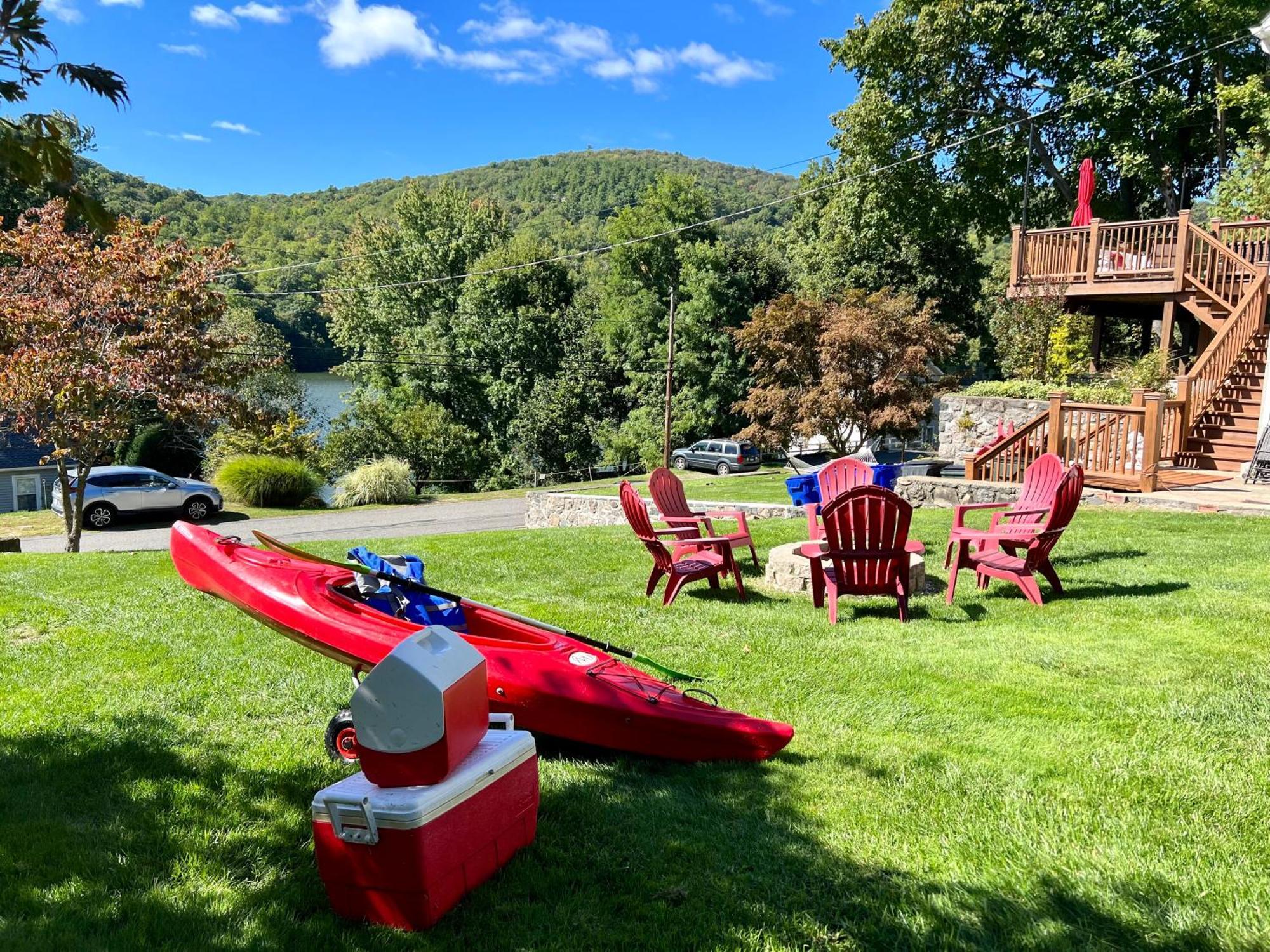 Lakeview Home 3 Private Beaches W/ Kayaks, On Squantz Pond New Fairfield Exterior photo