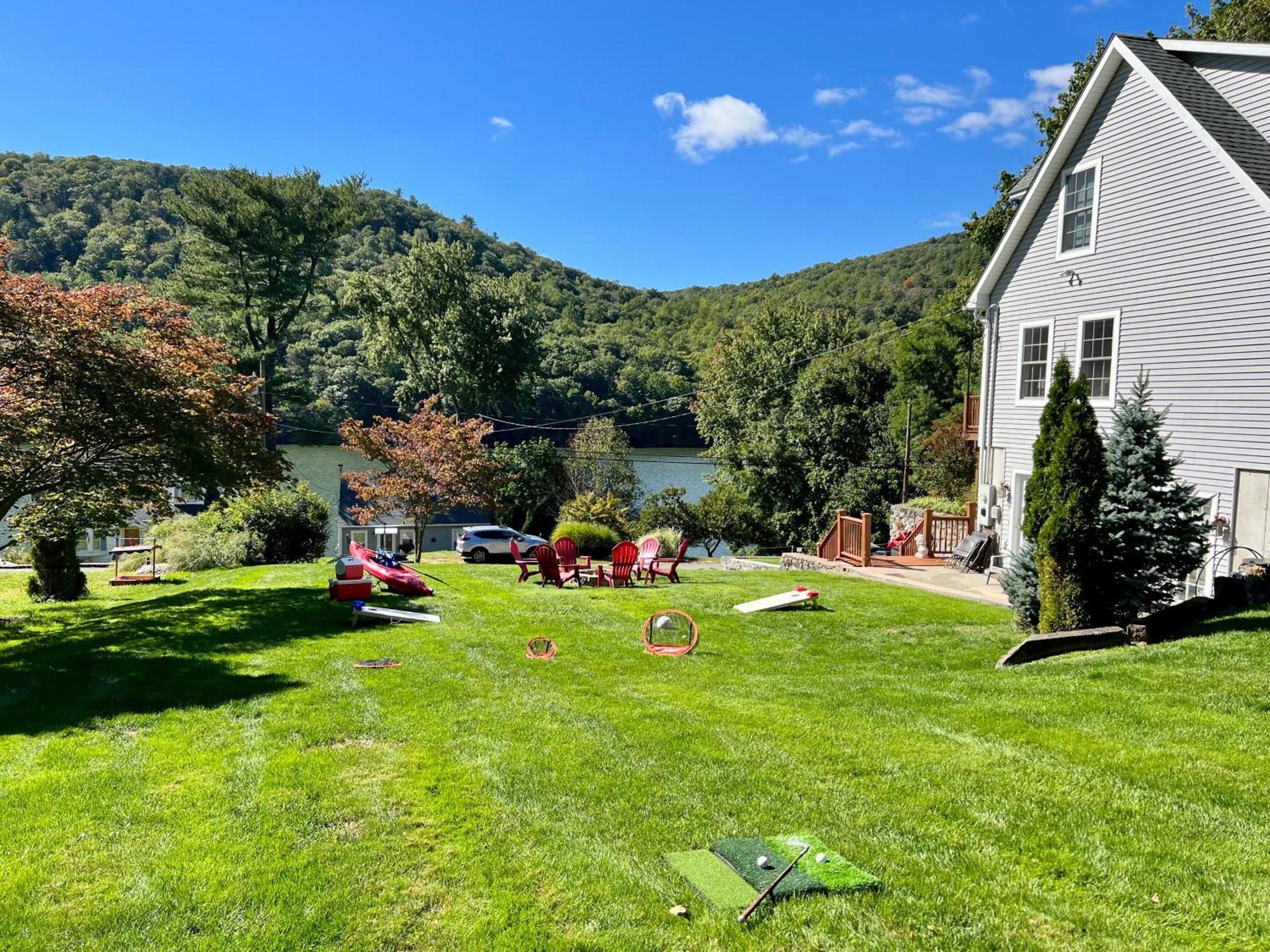 Lakeview Home 3 Private Beaches W/ Kayaks, On Squantz Pond New Fairfield Exterior photo