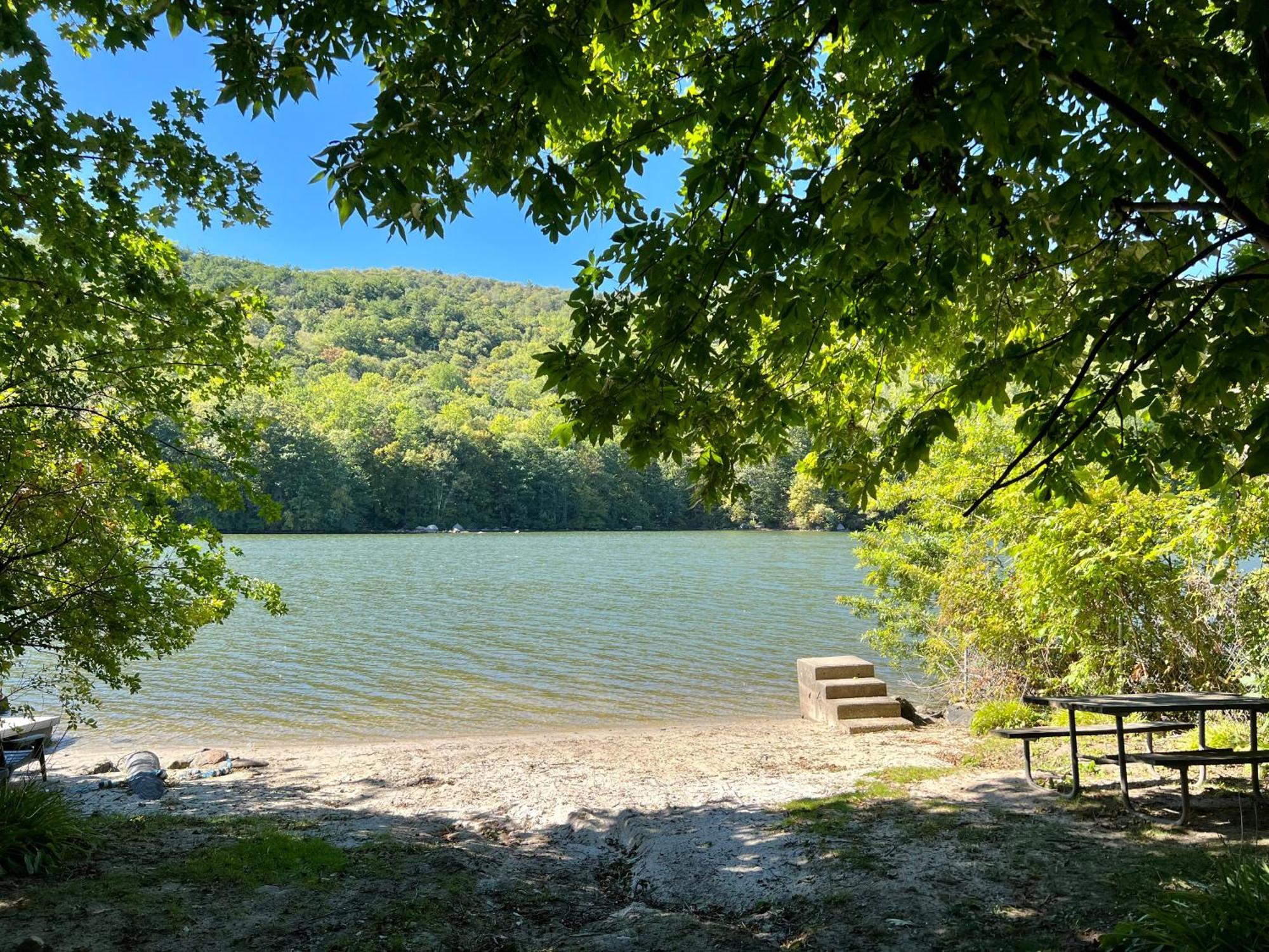 Lakeview Home 3 Private Beaches W/ Kayaks, On Squantz Pond New Fairfield Exterior photo