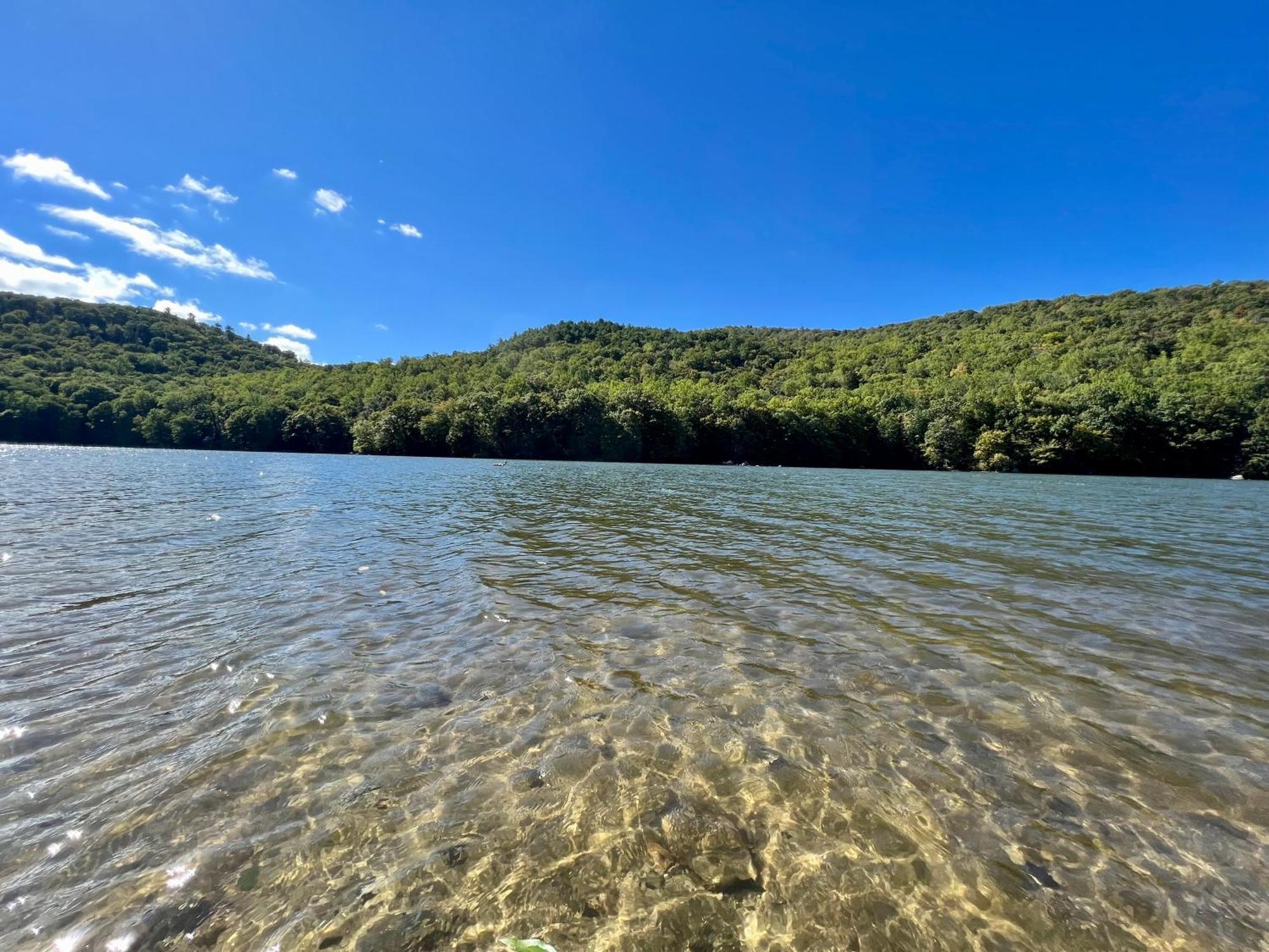 Lakeview Home 3 Private Beaches W/ Kayaks, On Squantz Pond New Fairfield Exterior photo